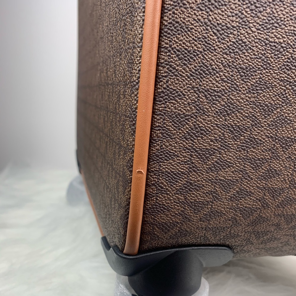 Michael Kors Travel SM TROLLEY - Picture 8 of 8